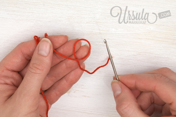 Want to know how to make the tiniest crochet hearts? (free pattern/ tutorial)